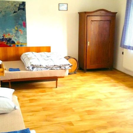Safar Residence Hrachoviste Екстер'єр фото