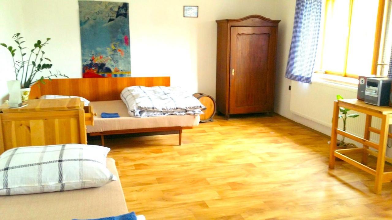 Safar Residence Hrachoviste Екстер'єр фото