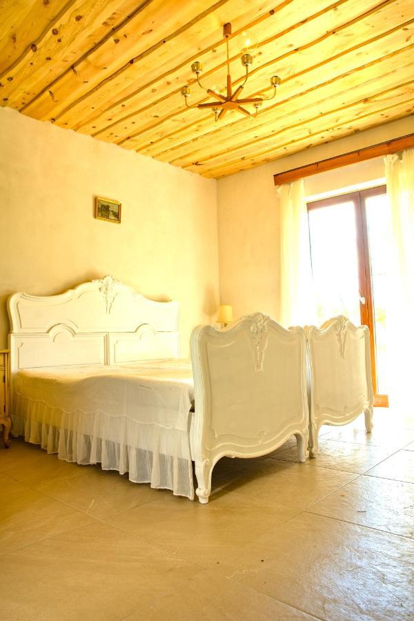 Safar Residence Hrachoviste Екстер'єр фото