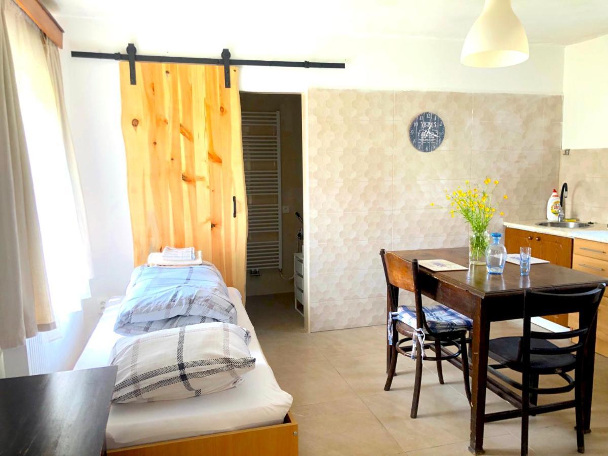 Safar Residence Hrachoviste Екстер'єр фото