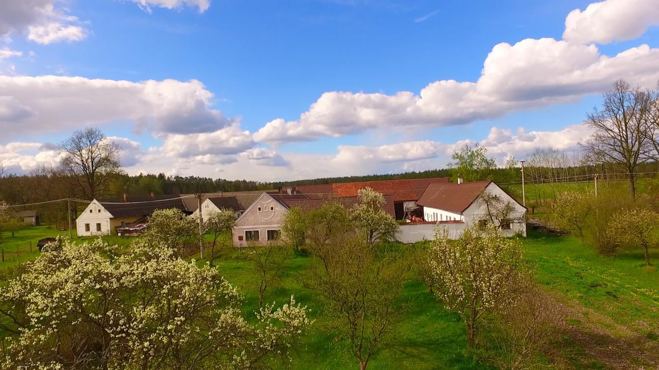 Safar Residence Hrachoviste Екстер'єр фото