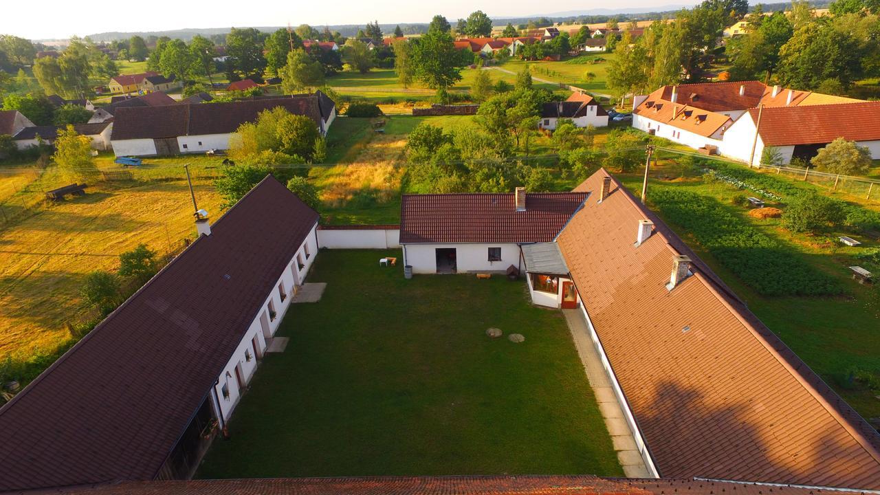 Safar Residence Hrachoviste Екстер'єр фото